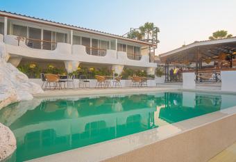 Windy Inn Hotel Pattaya allows 18 year olds to book a room