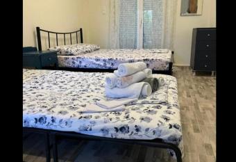 Sea Studio has Balcony rooms