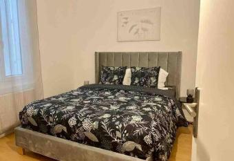 F2 cosy 200 m  tre du Tramway. allows 18 year olds to book a room