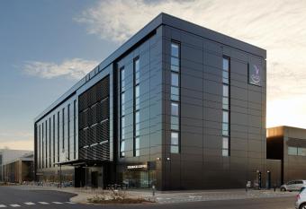 Village Hotel Edinburgh allows 18 year olds to book a room