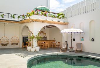 Mysa Boutique Hotel allows 18 year olds to book a room