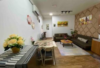 Suria Jaya Afiff Homestay allows 18 year olds to book a room