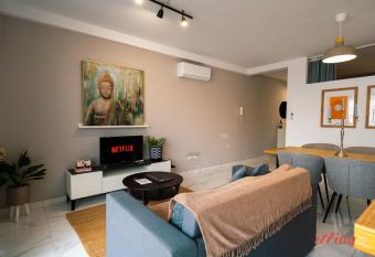 A Stylishly Chic Holiday Home with SOFA BED - A12 has Balcony rooms