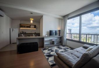 Apto com linda vista Parque Una allows 18 year olds to book a room