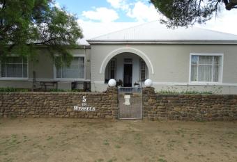 5onwessels has Balcony rooms