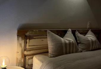 Ca Gialla has Balcony rooms