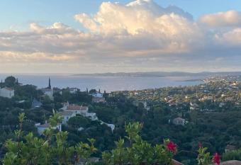 Chez Skadi amazing sea view has Balcony rooms