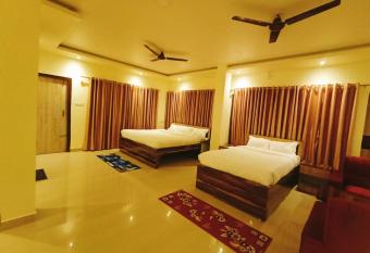 Saanvi Royal Club has Balcony rooms