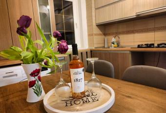 Mountain View Apartament has Balcony rooms