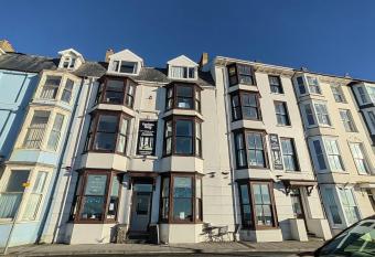 Cardigan Bay - Sea Escapes allows 18 year olds to book a room