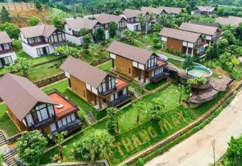 Thang M  y Village Resort has Balcony rooms