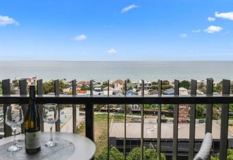 Sails by the Bay - Ocean Views - Wi-Fi - Netflix has Balcony rooms