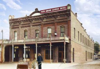 The Historic Grand Canyon Hotel has Balcony rooms