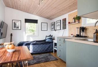 Charmigt hus med Sj  utsikt has Balcony rooms