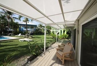 A Piece of Paradise has Balcony rooms