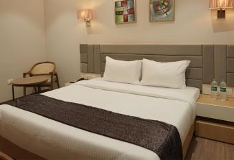 Hotel Alwar Royals allows 18 year olds to book a room