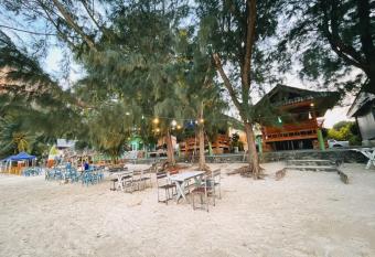 Wangsarai Resort has Balcony rooms