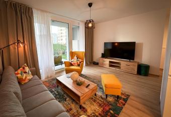 Quiet Apartment with Garden and Free Parking has Balcony rooms