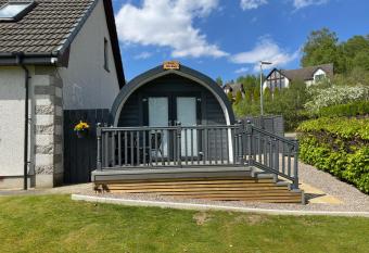 Bonny Wee Snug - Pod in Spean Bridge allows 18 year olds to book a room