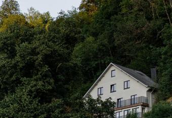 Le Corumont has Balcony rooms