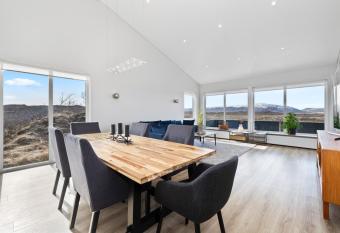 Luxury Villa in Golden Circle with hot tub has rooms with a private hot tub