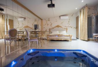 Hacienda LA Demeure allows 18 year olds to book a room