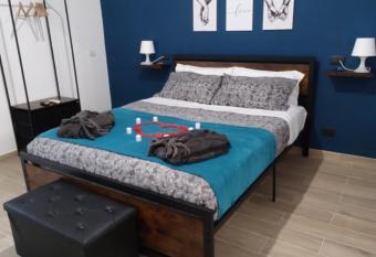 SPA Suite 21 allows 18 year olds to book a room