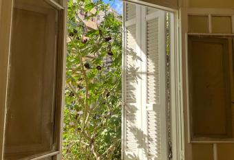 Mariamish    s place allows 18 year olds to book a room