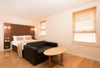 Holyrood Aparthotel allows 18 year olds to book a room