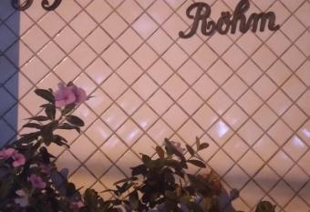 Apartamento da Vilma allows 18 year olds to book a room