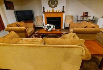 Exquisite 1 Bedroom, 1 Full Bath Apartment has Balcony rooms