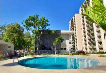 Acogedor Apartamento Bello Horizonte Plaza has rooms with a private hot tub