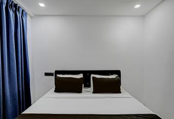 OYO Hotel Dream 1 Inn allows 18 year olds to book a room