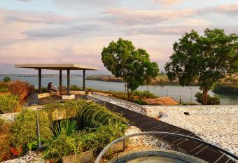 SaffronStays Avni has rooms with a private hot tub