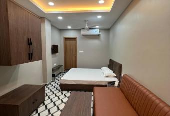 TIC ROOMS has Smoking rooms