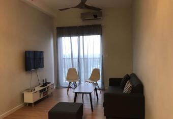 Kita2u homestay CyberSouth, Cyberjaya, Putrajaya has Balcony rooms