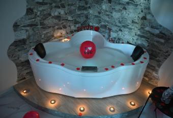 Vesuvius Dream has Balcony rooms