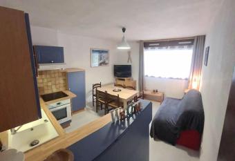 Appartement 4/6 places pied des pistes has Balcony rooms