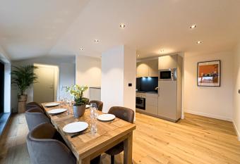 Mr.Bernard Vakantie Appartementen allows 18 year olds to book a room