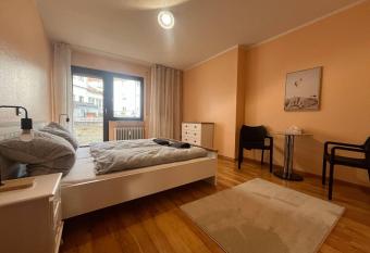 Simplex Apartments An Der Dreisam allows 18 year olds to book a room