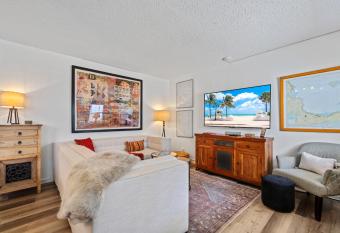 Serene Seaside Escape- 1BR Bliss has rooms with a private hot tub