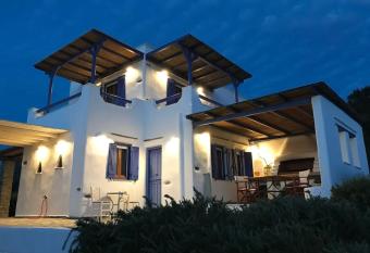Beach Lodge Paros @ Kite Beach has Balcony rooms