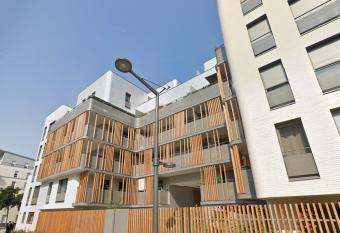 Studio Suite Massy Atlantis TGV has Balcony rooms