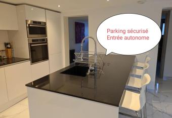 Superbe appartement JO 2024 has Balcony rooms