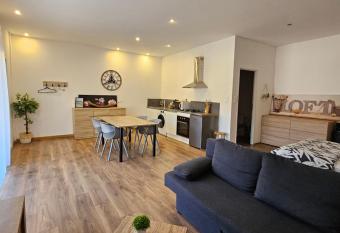 La pergola 1 allows 18 year olds to book a room