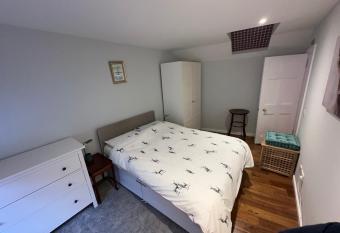 One Bee allows 18 year olds to book a room