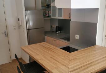 A la ville,    la montagne allows 18 year olds to book a room