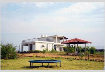 Duncan  Villa has Balcony rooms