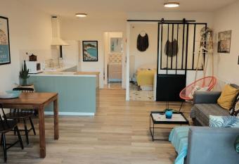 La Picarelle, appartement calme entre mer & pin  de has Balcony rooms