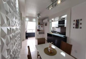 Apto completo bem localizado, entre campinas e valinhos, proximo ao aeroporto e centro de valinhos e campinas. has Balcony rooms